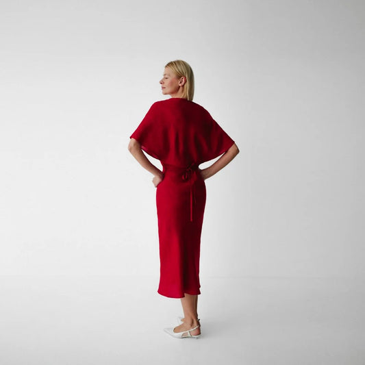https://images.squarespace-cdn.com/content/v1/5994273337c5815907f65fce/0e3748f2-e443-4e20-a9f6-dfcbdff16dbf/linen-dress-nako-2.jpg?format=2500w