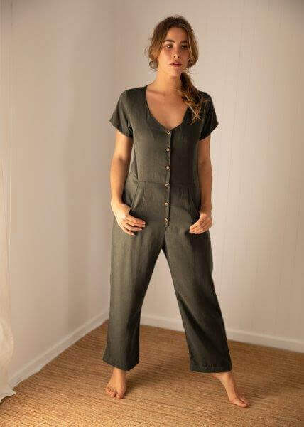 Tasi Travels | Sustainable Clothing Velvety