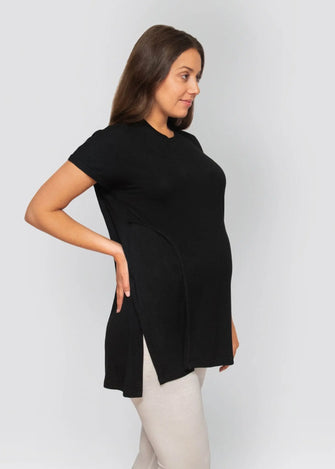 Maternity relaxed tee in black by úton úton