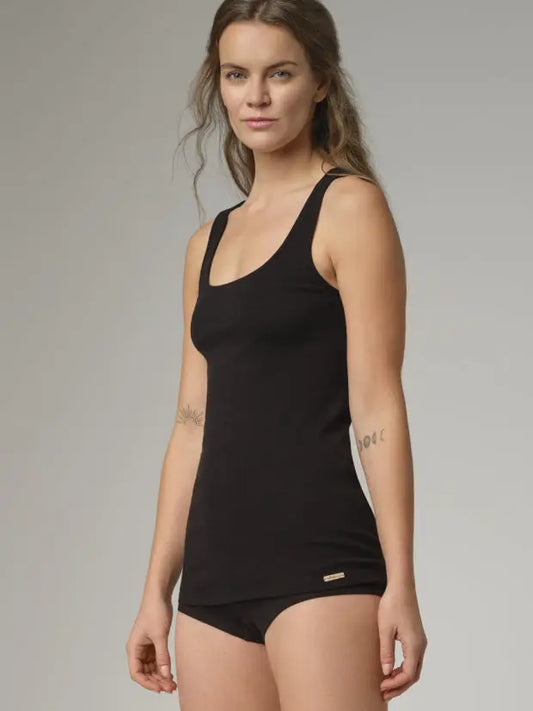 Black organic fair-trade top by Comazo Comazo