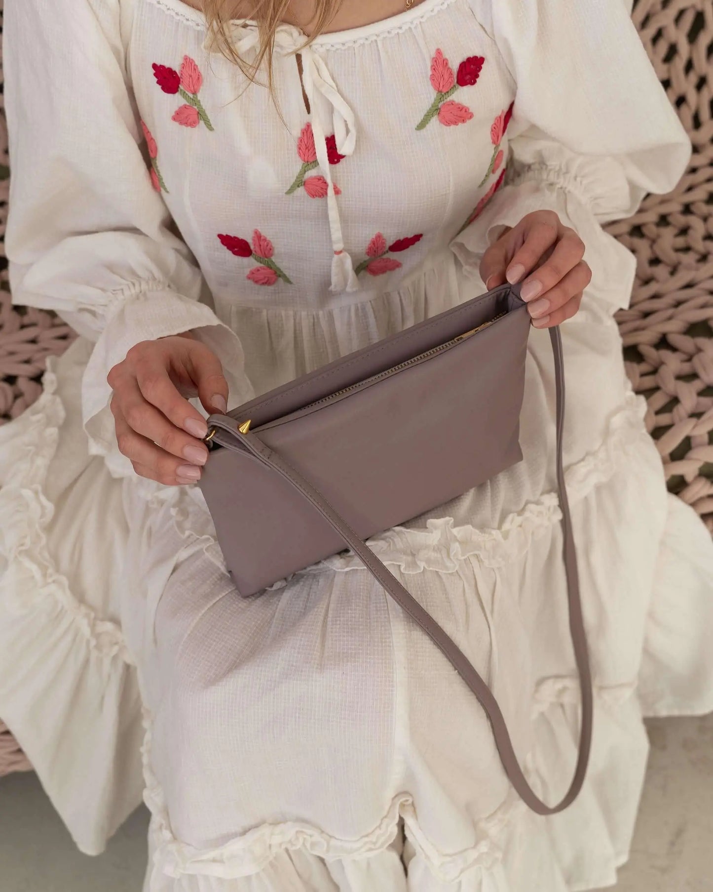 Paz - Apple Leather Crossbody Vegan Bag Velvet Heartbeat